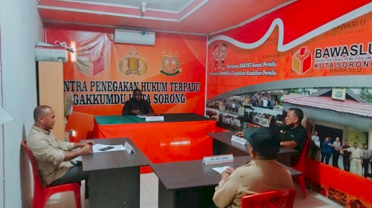 Bawaslu Kota Sorong Gelar Rapat Pleno Perdana