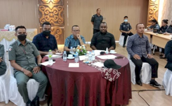 Tiga Pimpinan Bawaslu Kota Sorong Hadiri Rakor Persiapan Verfak Parpol